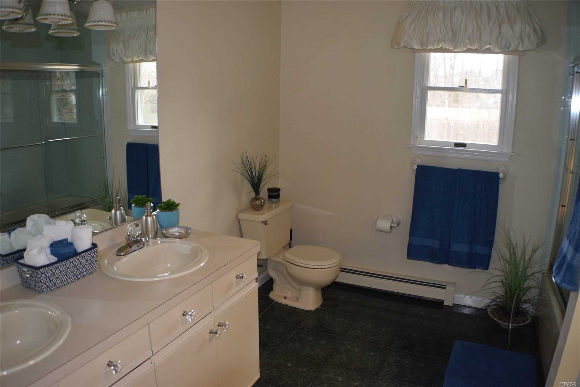 34 Jomar Road Shoreham, NY 11786 - Photo 12 of 20 master bath