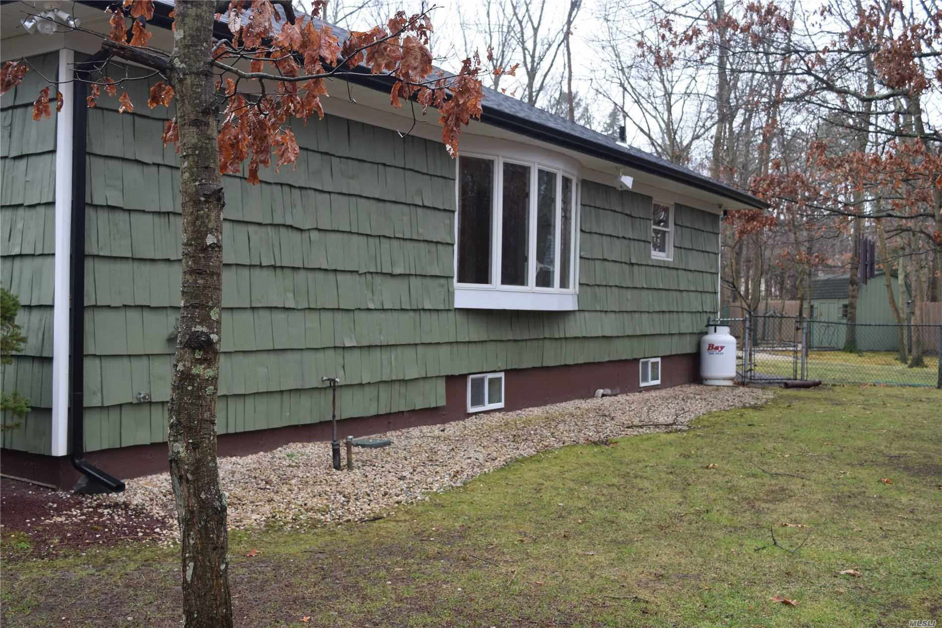 34 Jomar Road Shoreham, NY 11786 - Photo 17 of 20 side of house