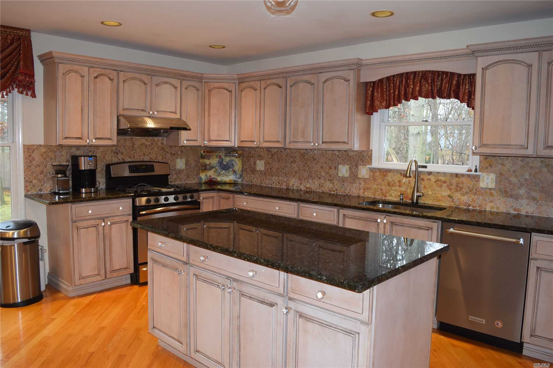 34 Jomar Road Shoreham, NY 11786 - Photo 6 of 20 kitchen 3