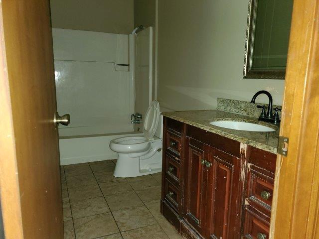 8041 Shannon Hills Road Corryton, TN 37721 - Photo 15 of 34 Bathroom