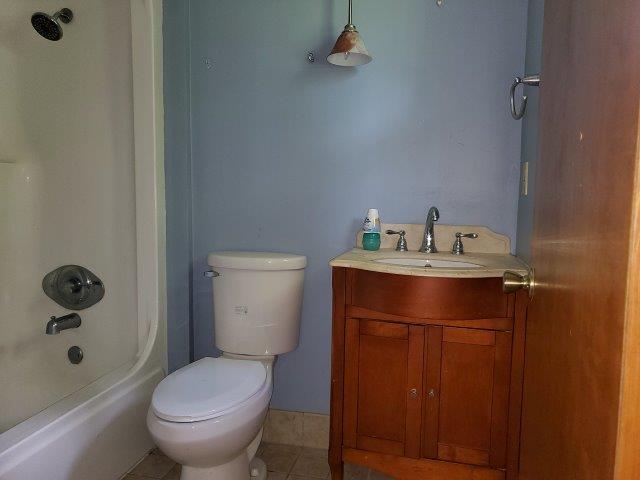 8041 Shannon Hills Road Corryton, TN 37721 - Photo 16 of 34 Master bathroom