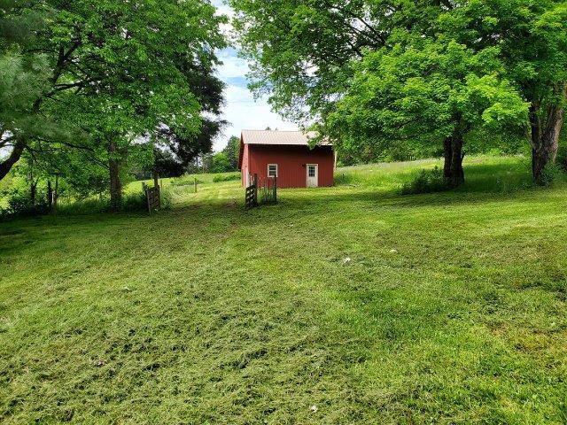 8041 Shannon Hills Road Corryton, TN 37721 - Photo 24 of 34 Barn
