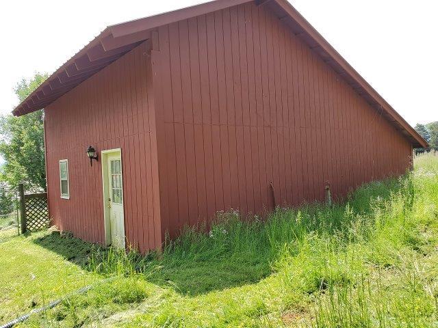 8041 Shannon Hills Road Corryton, TN 37721 - Photo 26 of 34 Barn