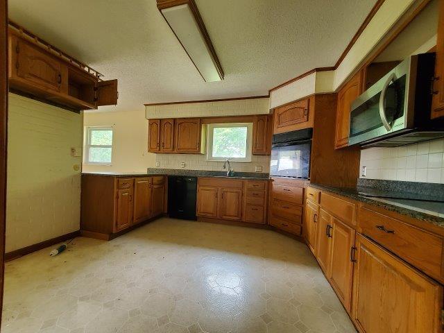 8041 Shannon Hills Road Corryton, TN 37721 - Photo 4 of 34 Kitchen
