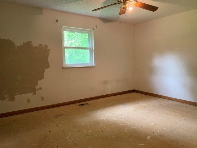 8041 Shannon Hills Road Corryton, TN 37721 - Photo 7 of 34 Master bedroom