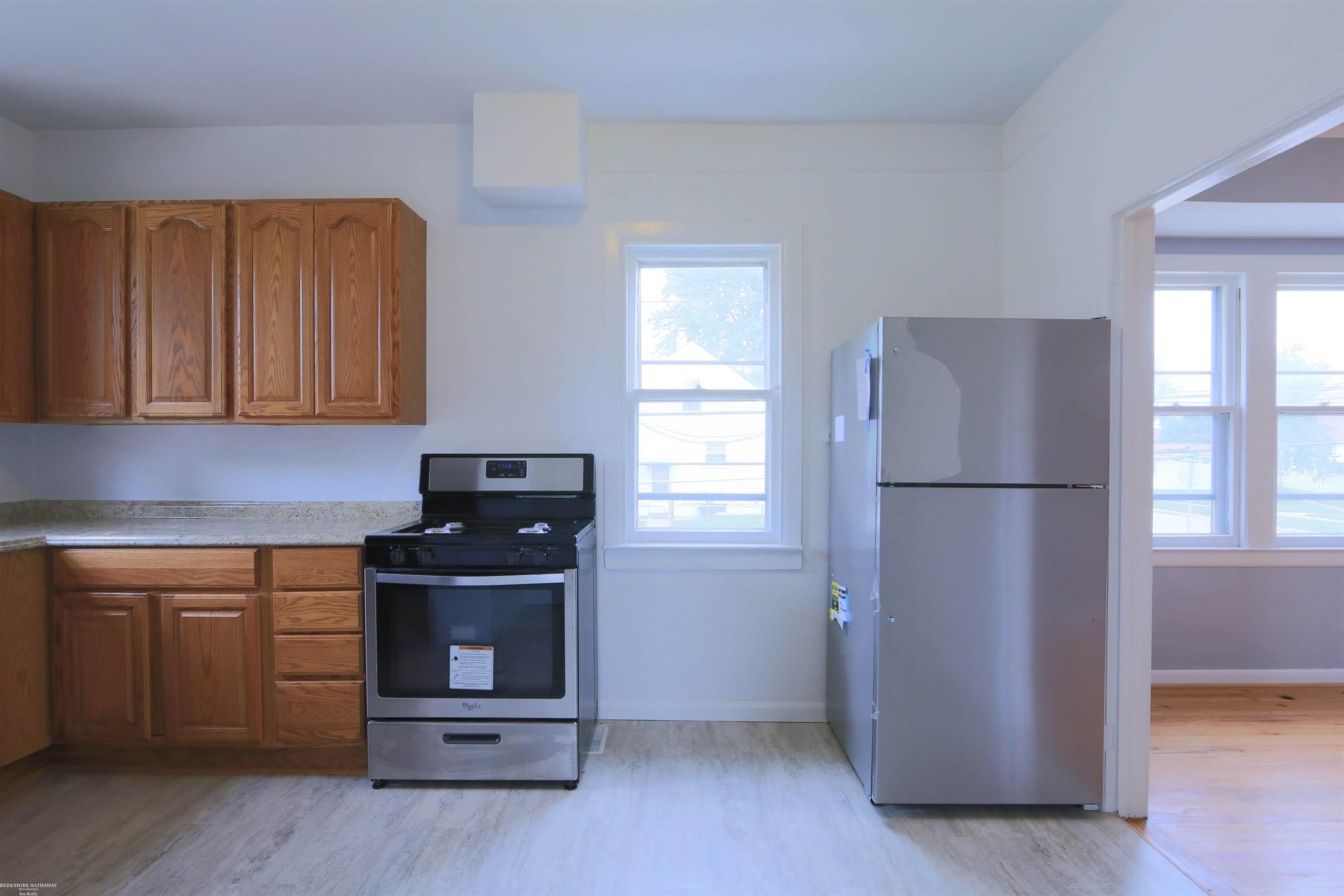 29447 Kelly Road, Unit APARTMENT A Roseville, MI 48066 - Photo 33 of 41