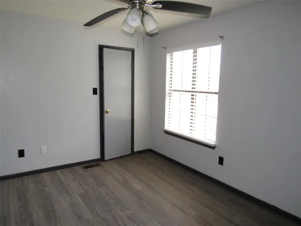 $229,900 | 109 Woody Ray Drive, Elm Mott, TX 76640