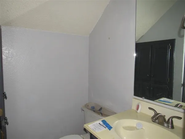 $229,900 | 109 Woody Ray Drive, Elm Mott, TX 76640