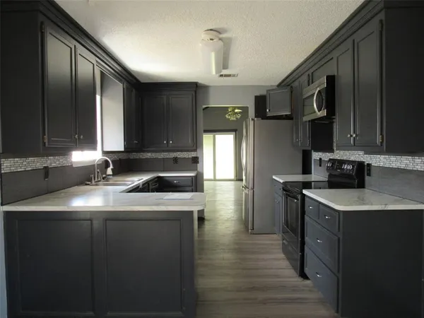 $229,900 | 109 Woody Ray Drive, Elm Mott, TX 76640