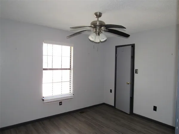 $229,900 | 109 Woody Ray Drive, Elm Mott, TX 76640