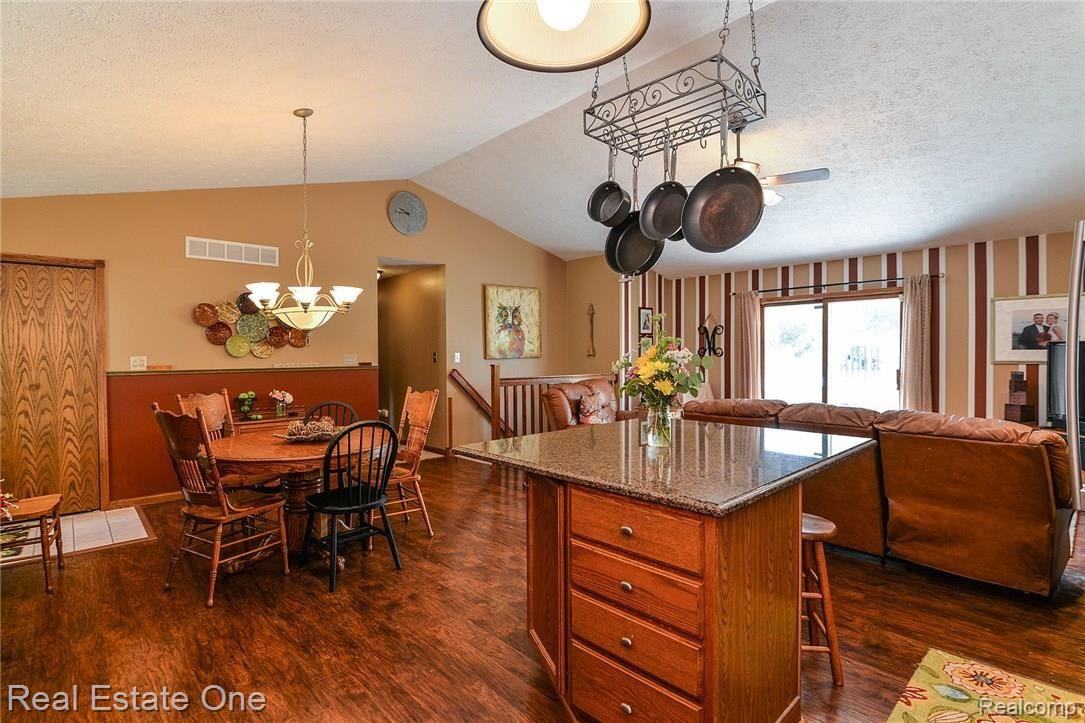 255 Triangle Lake Road Howell, MI 48843 - Photo 11 of 48 21_6.jpg