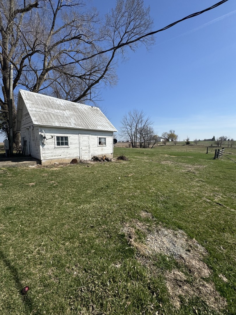 19381 Luther Road Sterling, IL 61081 - Photo 15 of 43