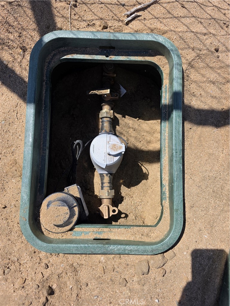 64845 Sun Oro Road Joshua Tree, CA 92252 - Photo 2 of 52 a view of a bathroom with a sink and mirror
