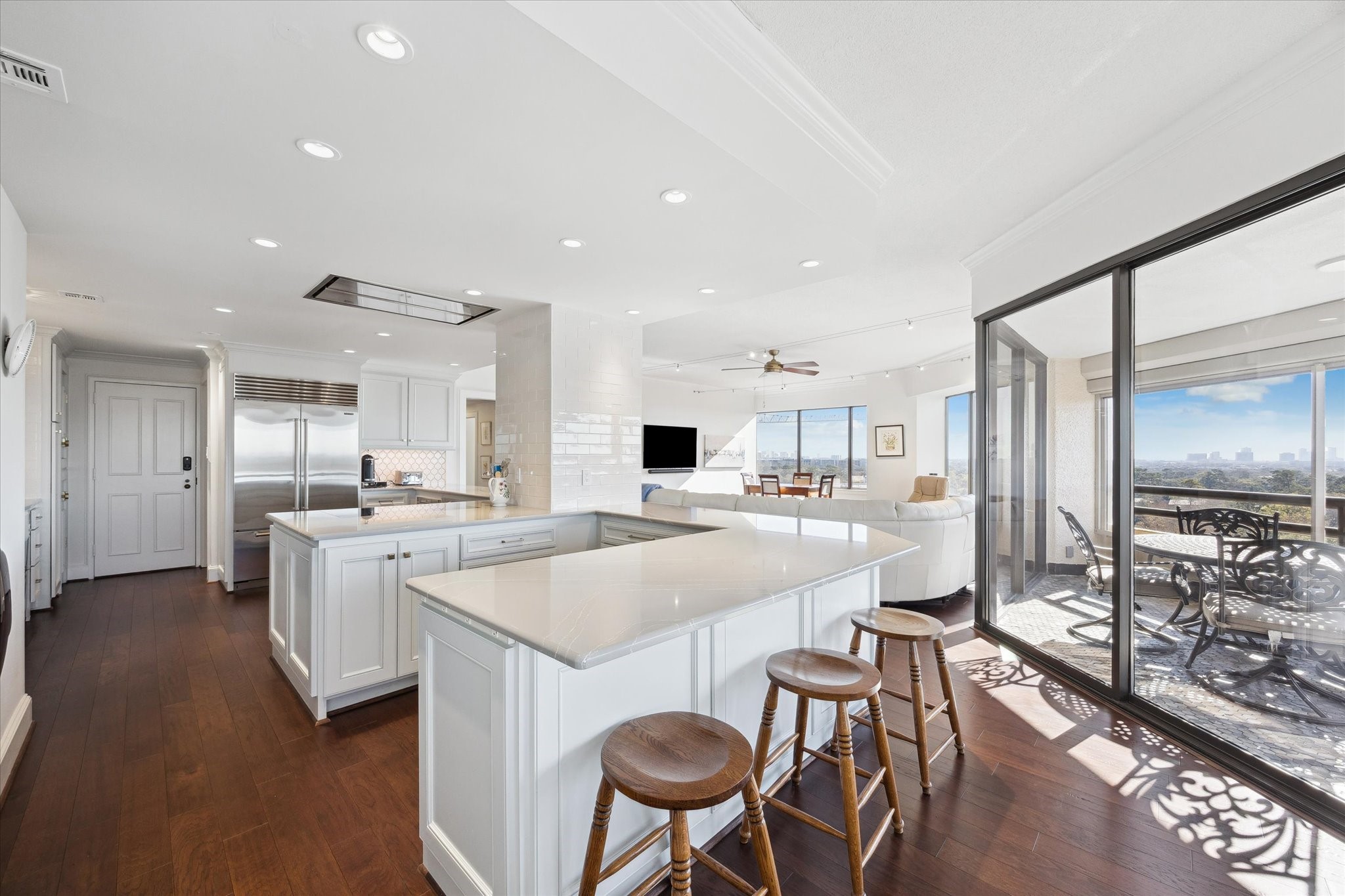 101 Westcott Street, Unit 1202 Houston, TX 77007 - Photo 12 of 40 Chef's kitchen. SubZero refg, wine fridge, Fisher/Paykel dishwasher and much more.