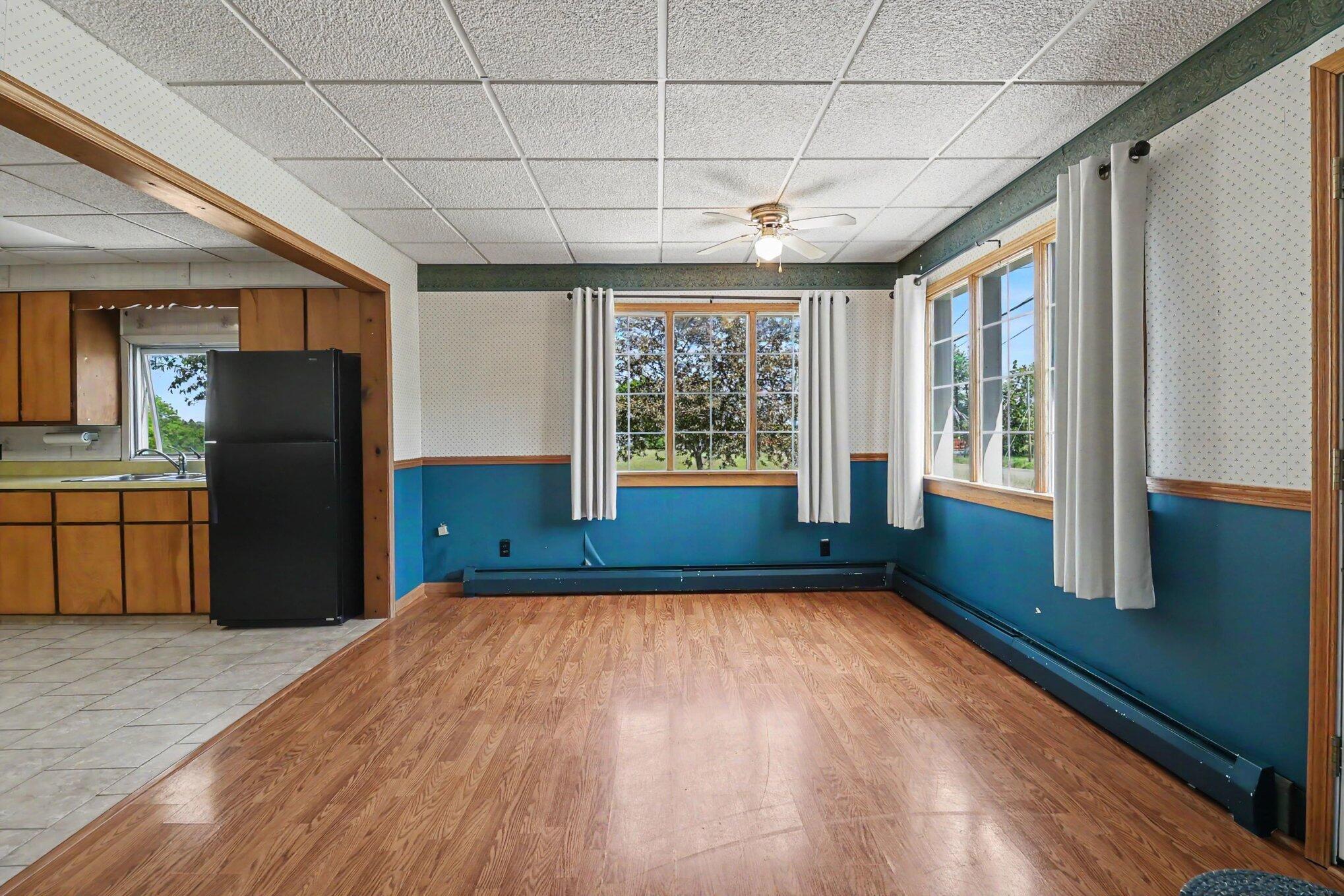 4559 South Maple Island Road Hesperia, MI 49421 - Photo 9 of 40 Living/Dining area