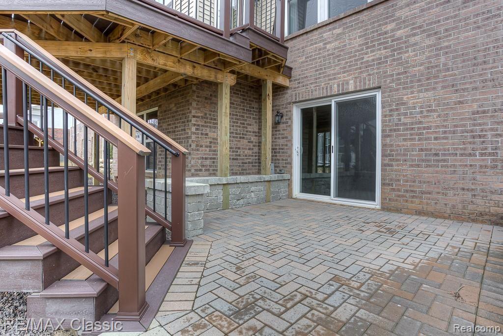 29845 Macintosh Lane New Hudson, MI 48165 - Photo 44 of 46
