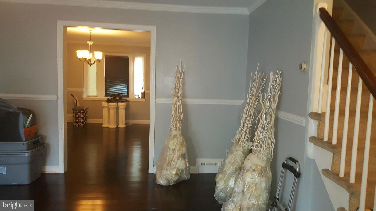 1622 Pentwood Road Baltimore, MD 21239 - Photo 4 of 10 Living Room