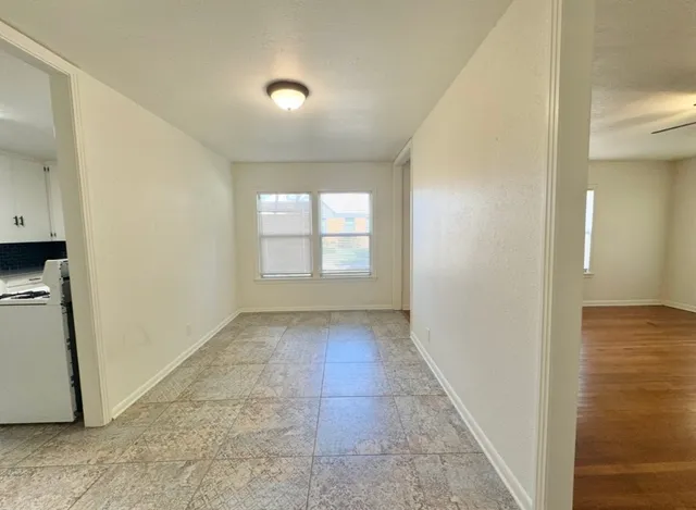 $1,600 | 110 East 8th Street, Elgin, TX 78621