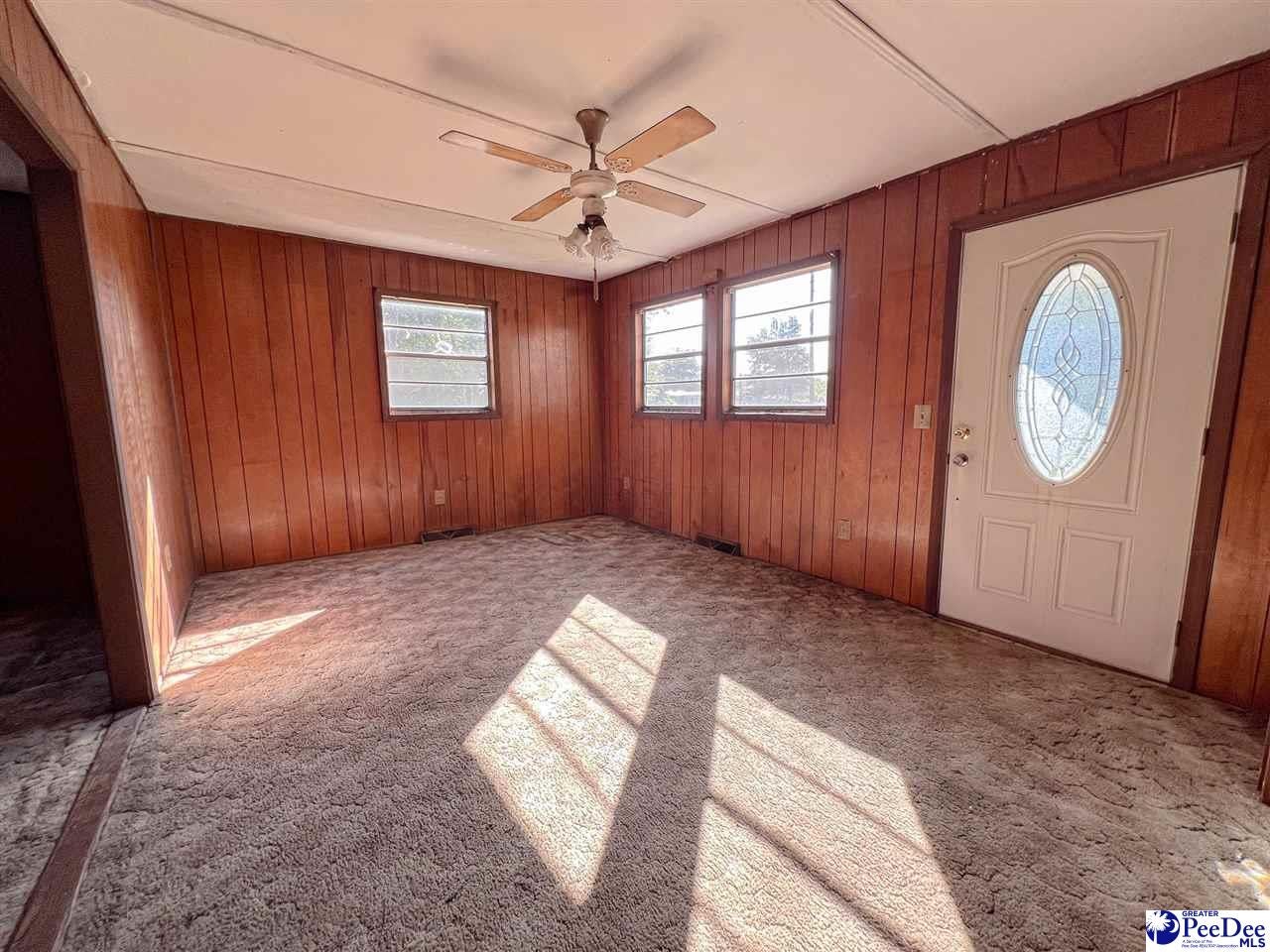 1135 Narrow Paved Road Lynchburg, SC 29080 - Photo 4 of 46 Gallery Image 4
