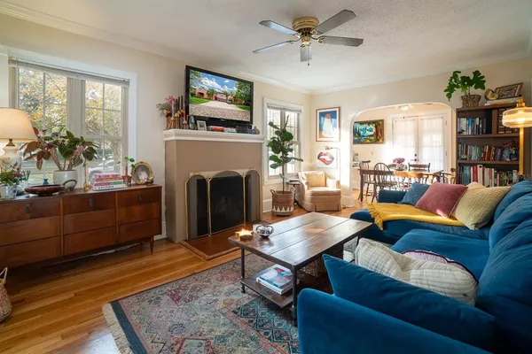 $2,000 | 443 Shine Avenue, Orlando, FL 32803