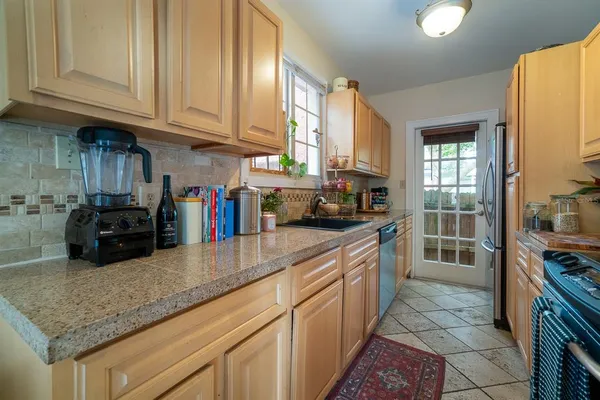 $2,000 | 443 Shine Avenue, Orlando, FL 32803