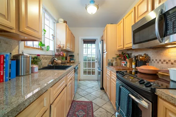 $2,000 | 443 Shine Avenue, Orlando, FL 32803