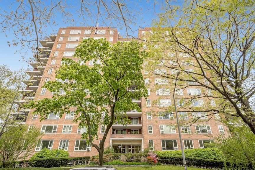 5355 Henry Hudson Parkway West, Unit 5C Bronx, NY 10471 - Photo 2 of 13 a front view of a building