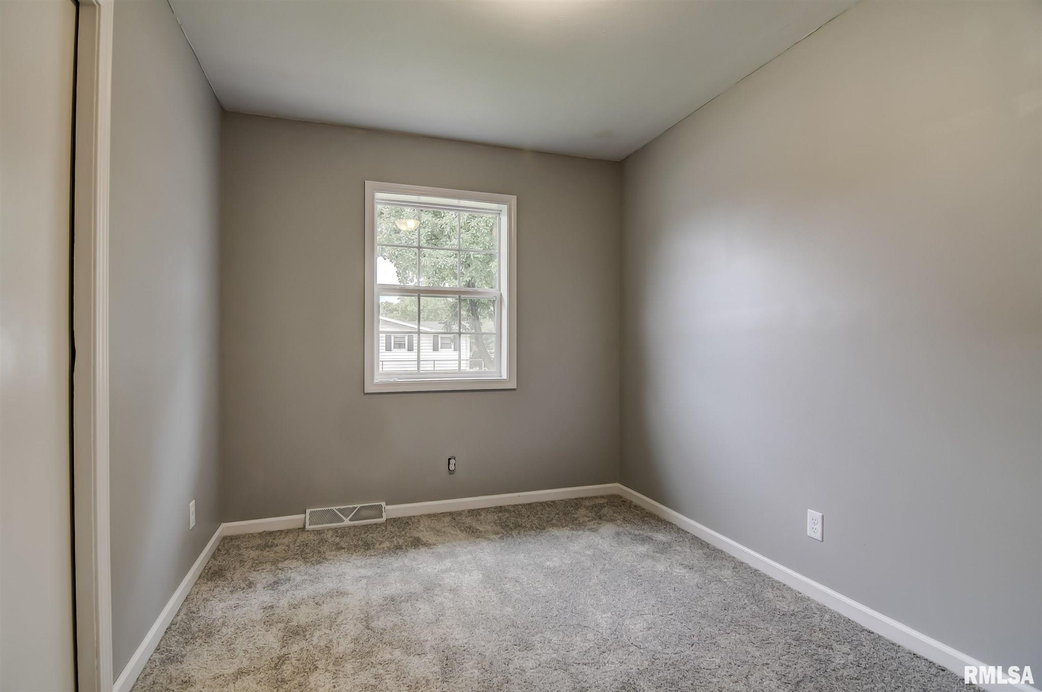1816 Wolfe Street Springfield, IL 62702 - Photo 12 of 36