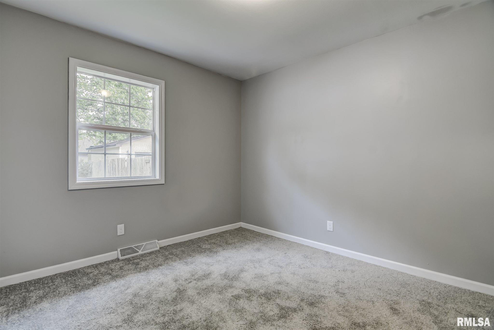 1816 Wolfe Street Springfield, IL 62702 - Photo 20 of 36