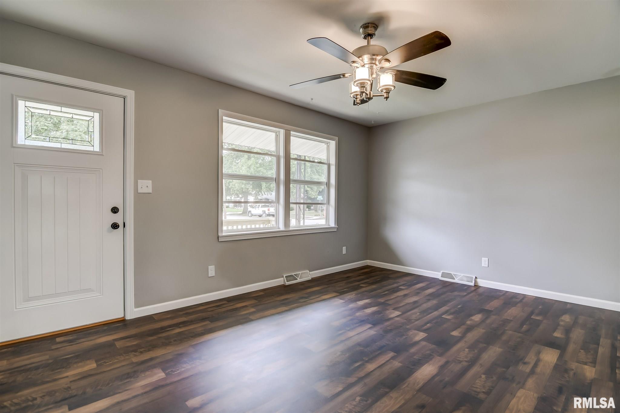 1816 Wolfe Street Springfield, IL 62702 - Photo 2 of 36