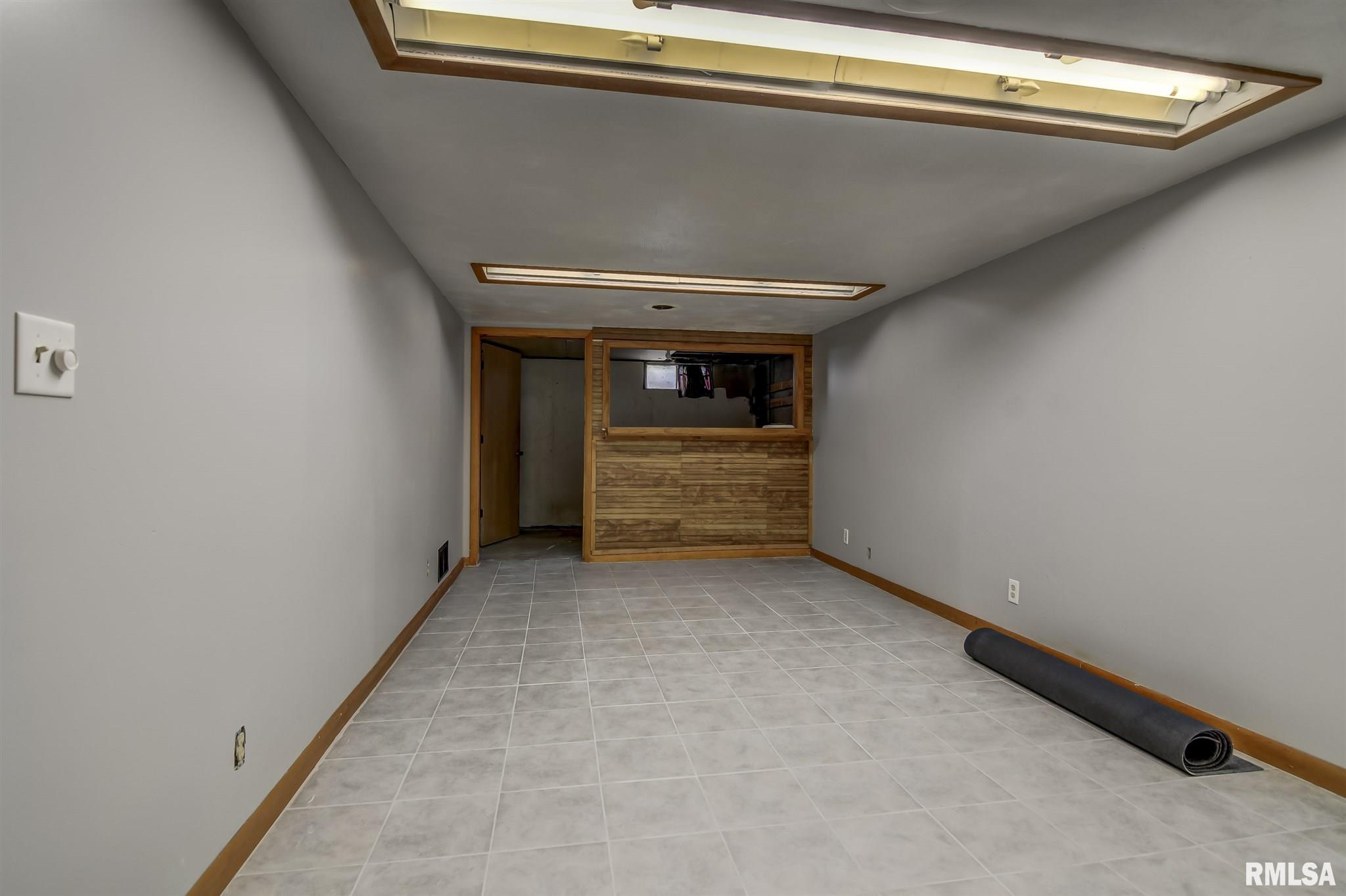 1816 Wolfe Street Springfield, IL 62702 - Photo 25 of 36