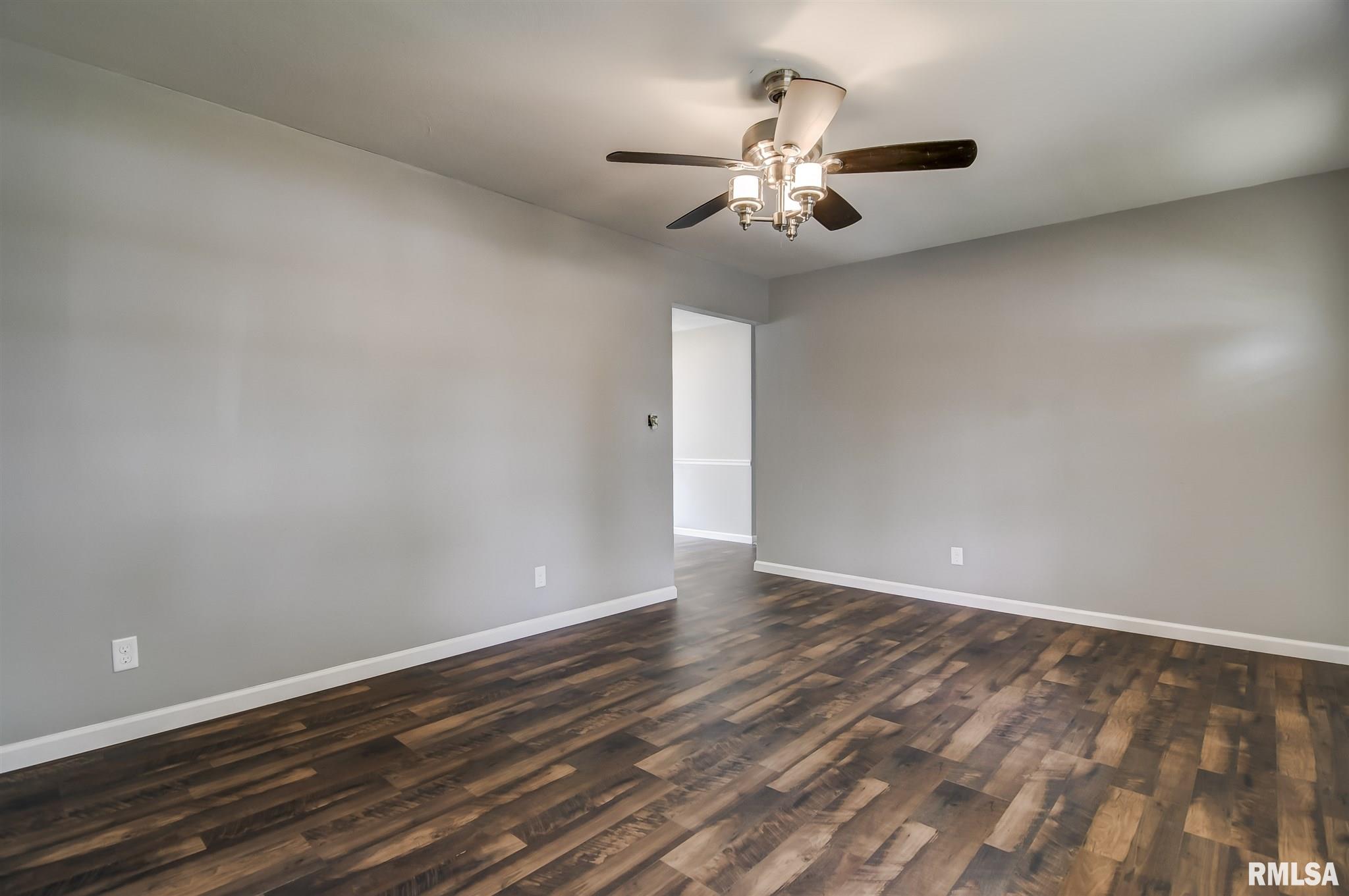 1816 Wolfe Street Springfield, IL 62702 - Photo 5 of 36