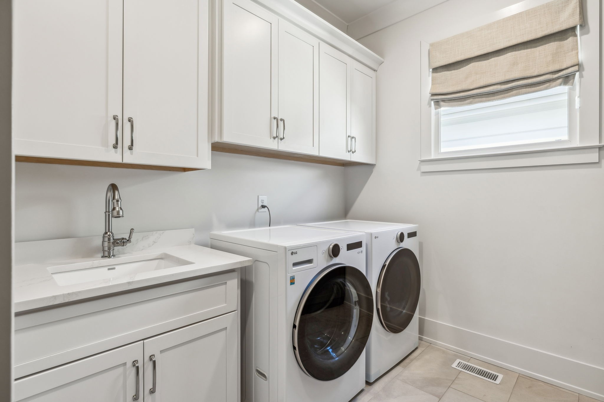 1013 William Street Franklin, TN 37064 - Photo 42 of 49 a utility room with dryer and washer