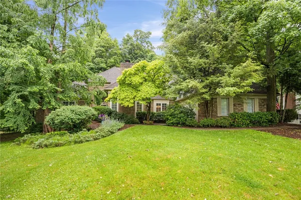 $949,900 | 14 Barrington Hills, Pittsford, NY 14534