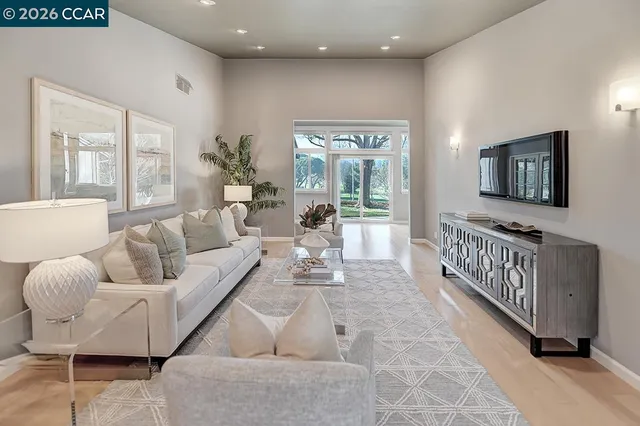 $1,290,000 | 999 Terra California Drive, Unit 2, Walnut Creek, CA 94595