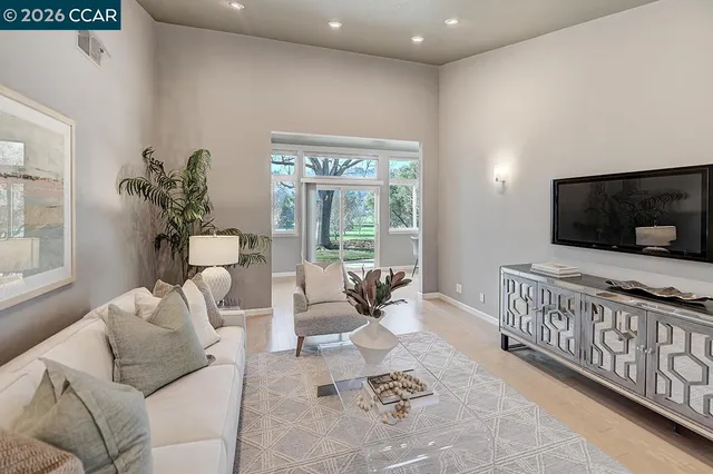 $1,290,000 | 999 Terra California Drive, Unit 2, Walnut Creek, CA 94595