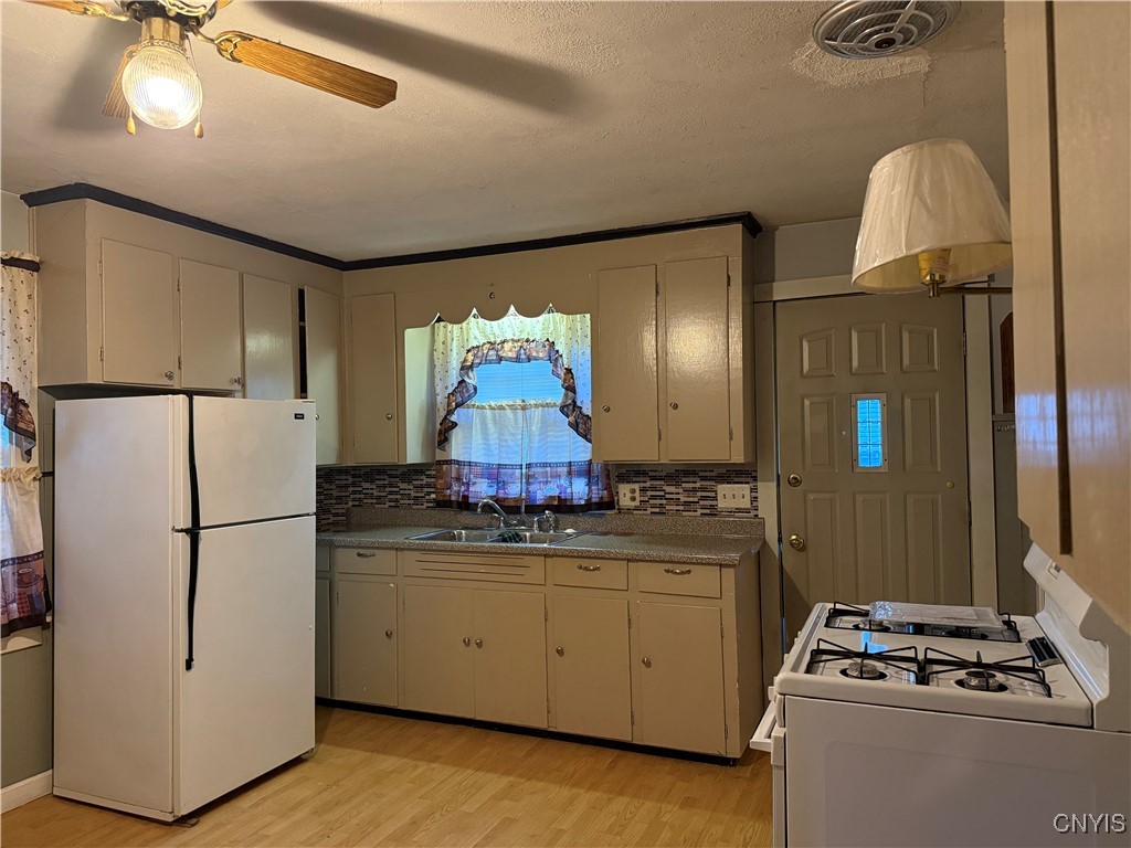 7 Francis Road New Hartford, NY 13413 - Photo 15 of 24