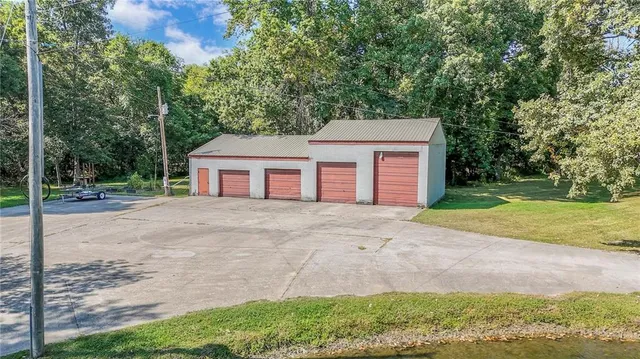 $579,000 | 29200 Walker Road, Harrisonville, MO 64701