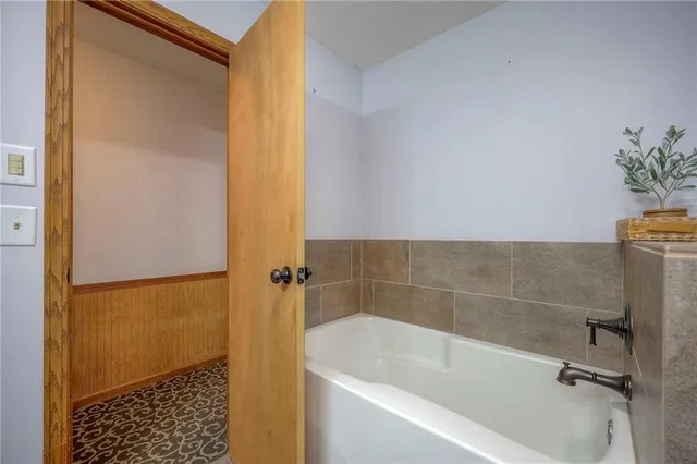 $579,000 | 29200 Walker Road, Harrisonville, MO 64701