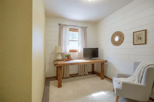 $549,000 | 29200 Walker Road, Harrisonville, MO 64701