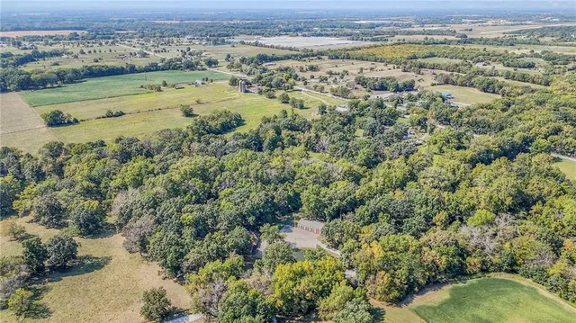 $579,000 | 29200 Walker Road, Harrisonville, MO 64701