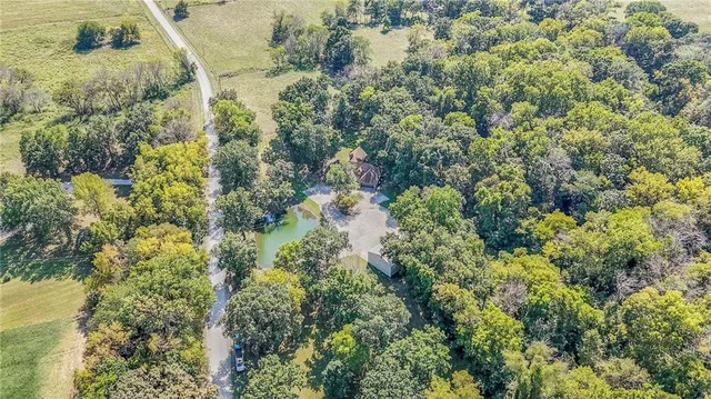 $549,000 | 29200 Walker Road, Harrisonville, MO 64701