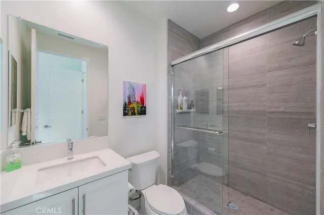 $6,800 | 104 Chant, Irvine, CA 92618