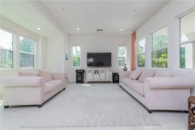 $6,800 | 104 Chant, Irvine, CA 92618