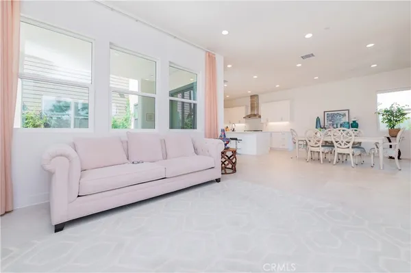 $6,800 | 104 Chant, Irvine, CA 92618