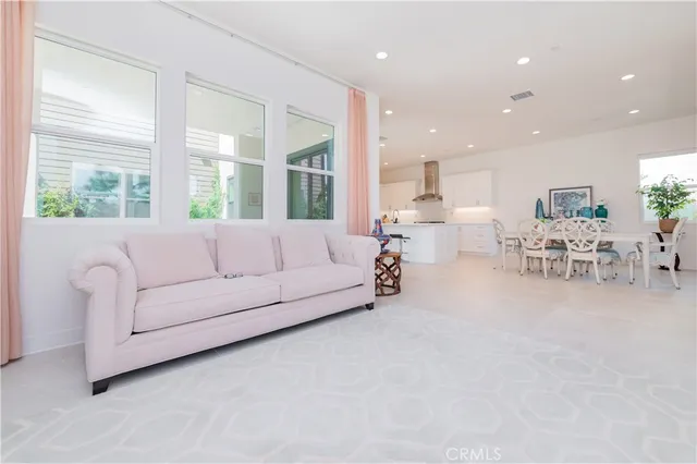 $6,800 | 104 Chant, Irvine, CA 92618