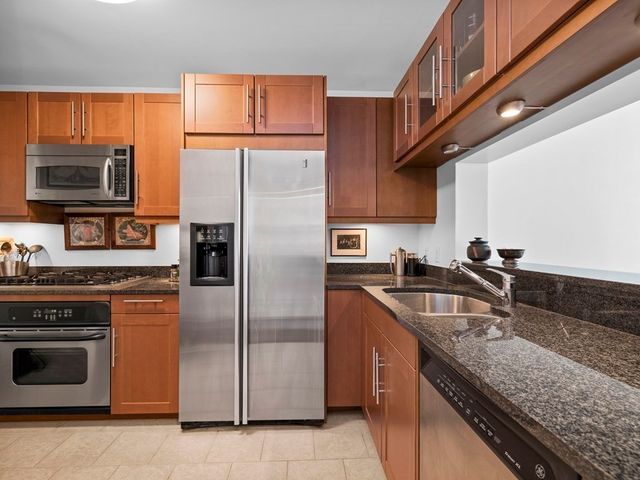 $617,500 | 1 Charles Street South, Unit 808, Boston, MA 02116
