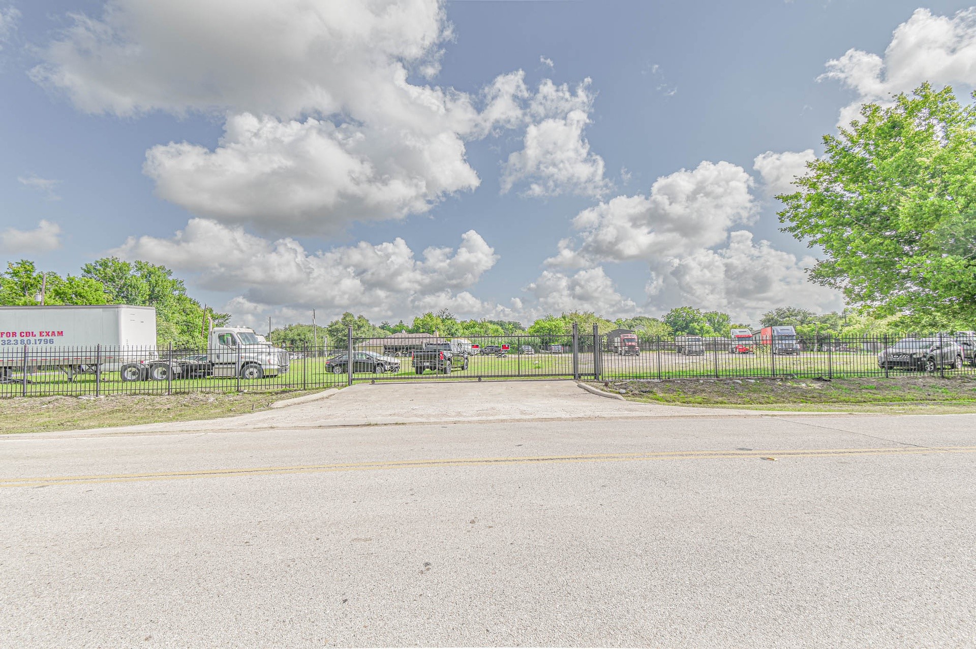 5302 Fuqua Gardens View Road Houston, TX 77045 - Photo 9 of 14