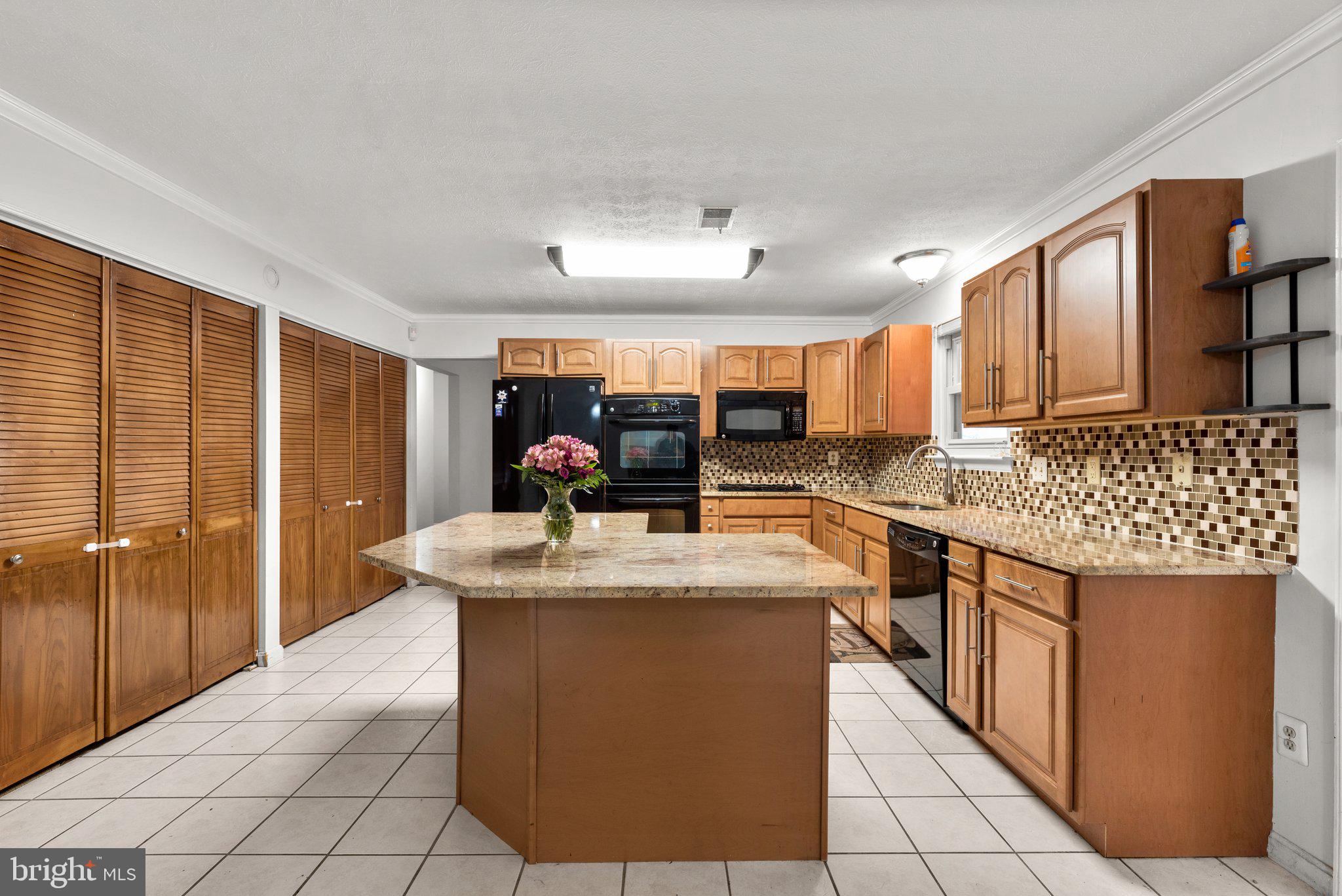 7836 Metacomet Road Hanover, MD 21076 - Photo 16 of 54 KITCHEN