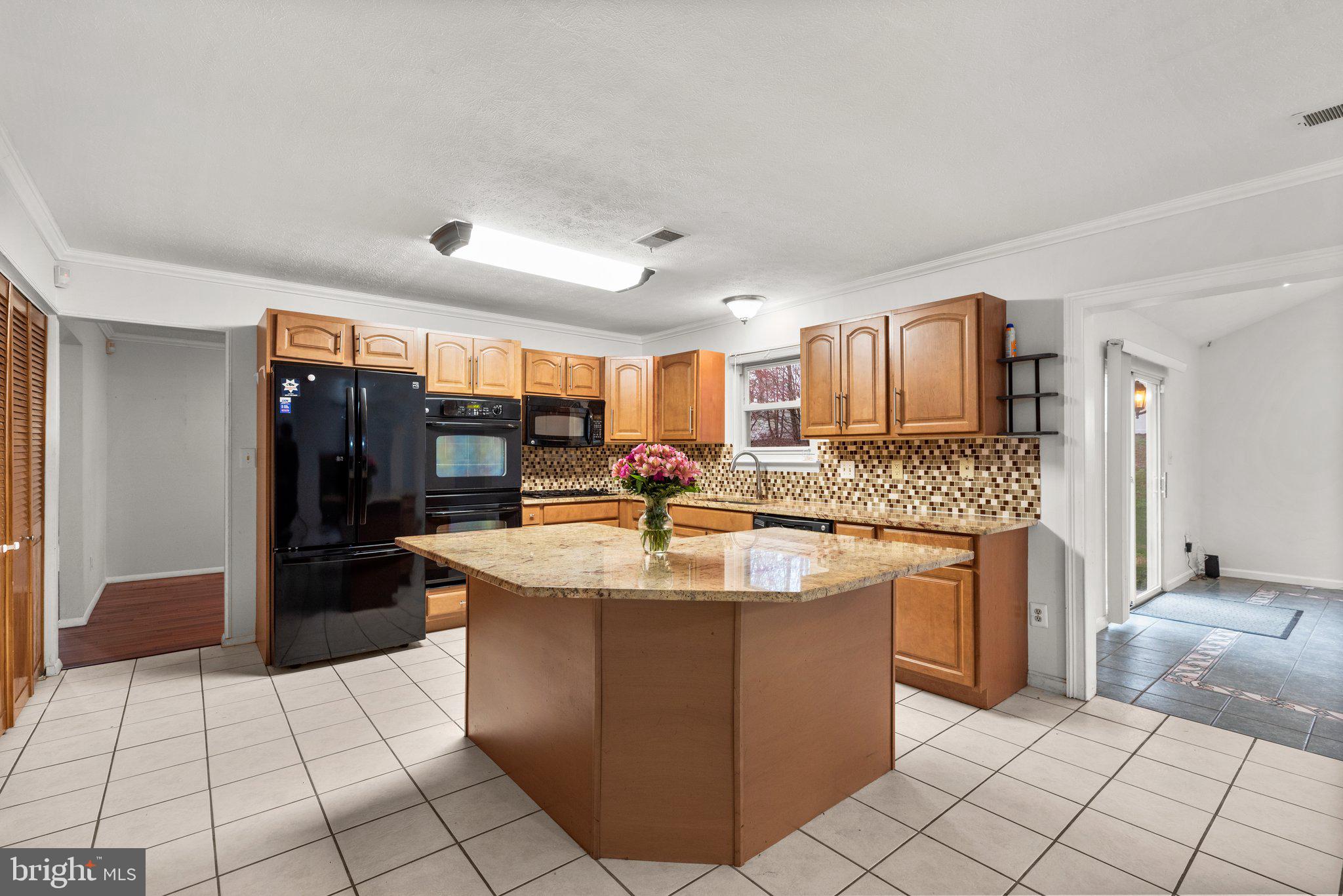 7836 Metacomet Road Hanover, MD 21076 - Photo 17 of 54 KITCHEN
